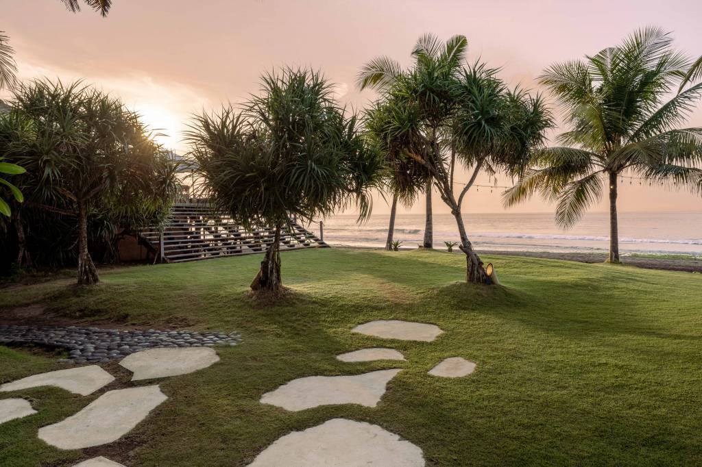 Komune Resort & Beach Club